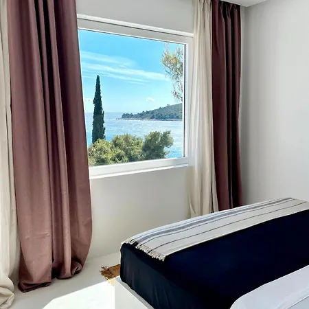 Sol Melba Boutique Studios - Maslinica Room photo