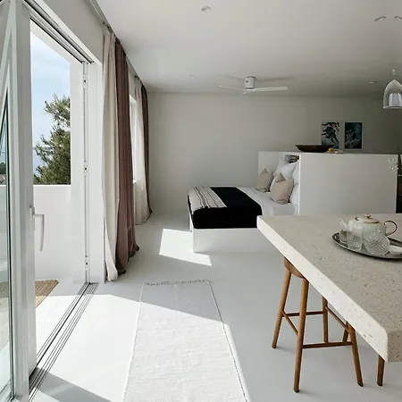 Sol Melba Boutique Studios - Maslinica Room photo